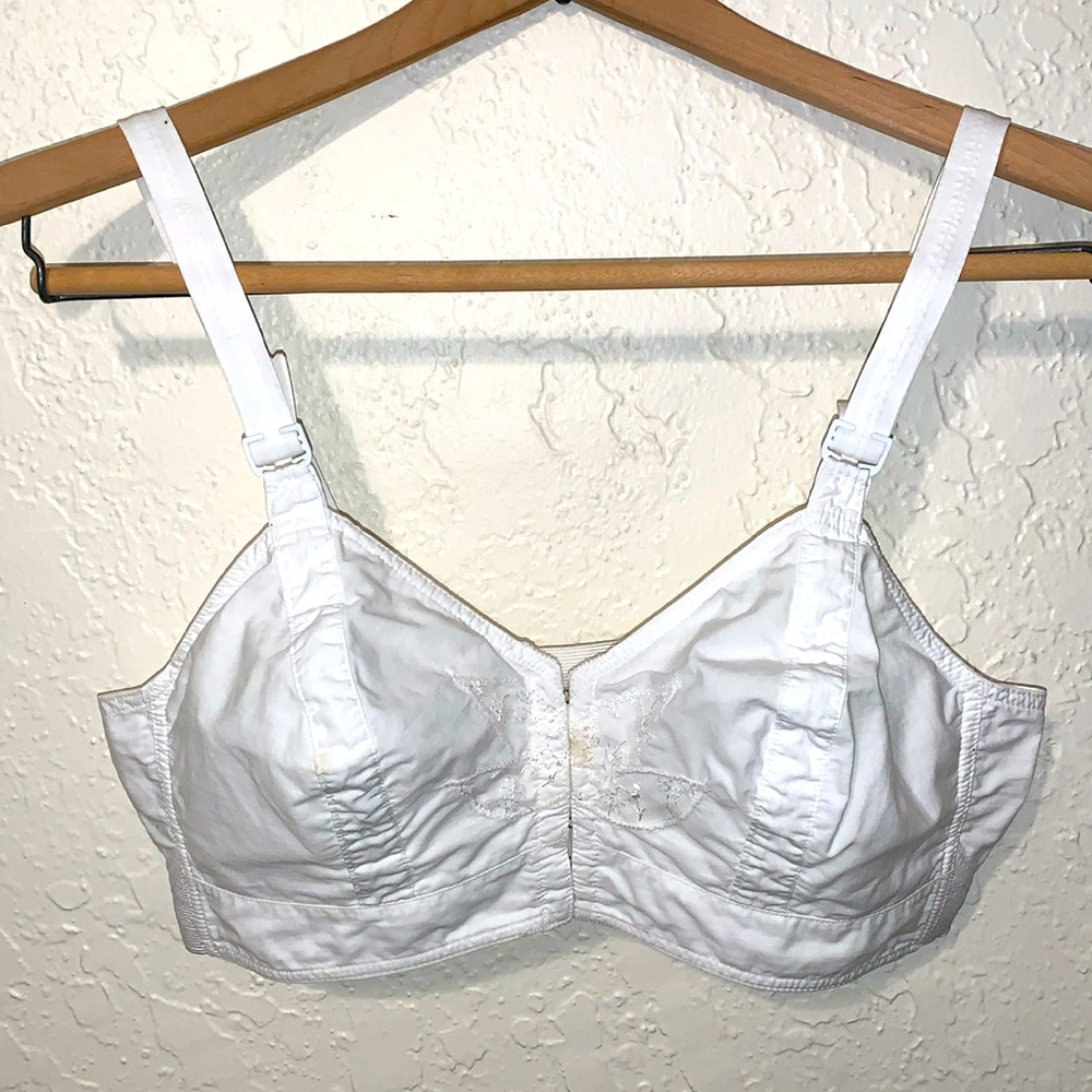 Charmode Vintage White Bullet Bra Embroidered Cotton